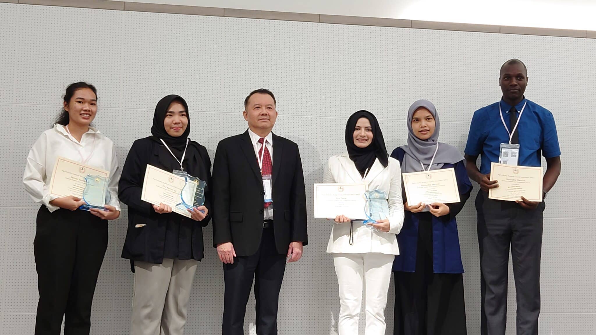 Chula Students Win 3 Awards From Scientific Research Presentation ...