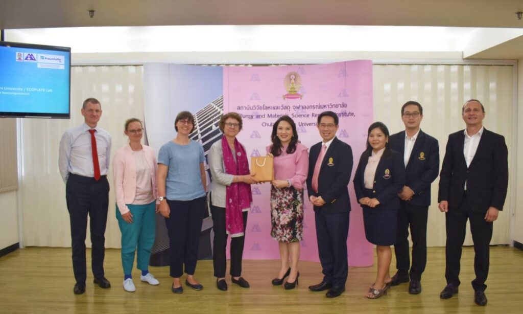 Professor Dr. Pornanong Aramwit, Acting Vice President for Research and Innovation, Chulalongkorn University (5th from left) and Dr. Yuttanant Boonyongmaneerat, Director of The Metallurgy and Materials Science Research Institute (MMRI), Chulalongkorn University (6th from the left)