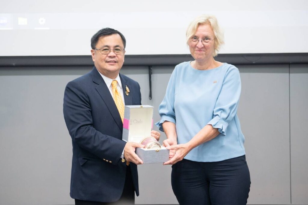 Prof. Dr. Wilert Puriwat, Acting President of Chulalongkorn University, and H.E. Astrid Emilie Helle, Ambassador of Norway to Thailand