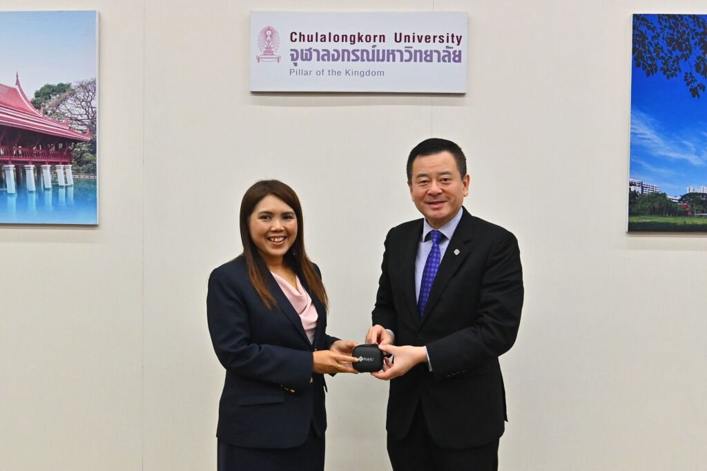 Associate Professor Palanee Ammaranond, Ph.D., Acting Vice President, Chulalongkorn University (left) and Prof. Ben Young, Vice President (Student and Global Affairs), Hong Kong Polytechnic University (right)