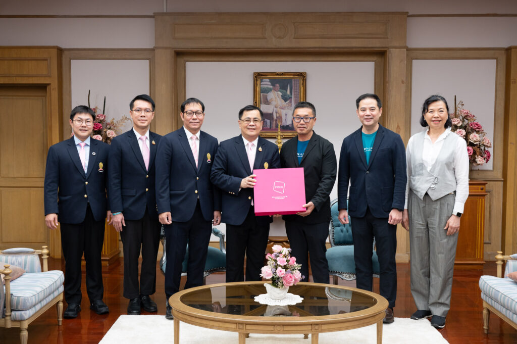 Chulalongkorn University Executives Receive Donations for the PMCU Sharing Community for Chiang Rai Project