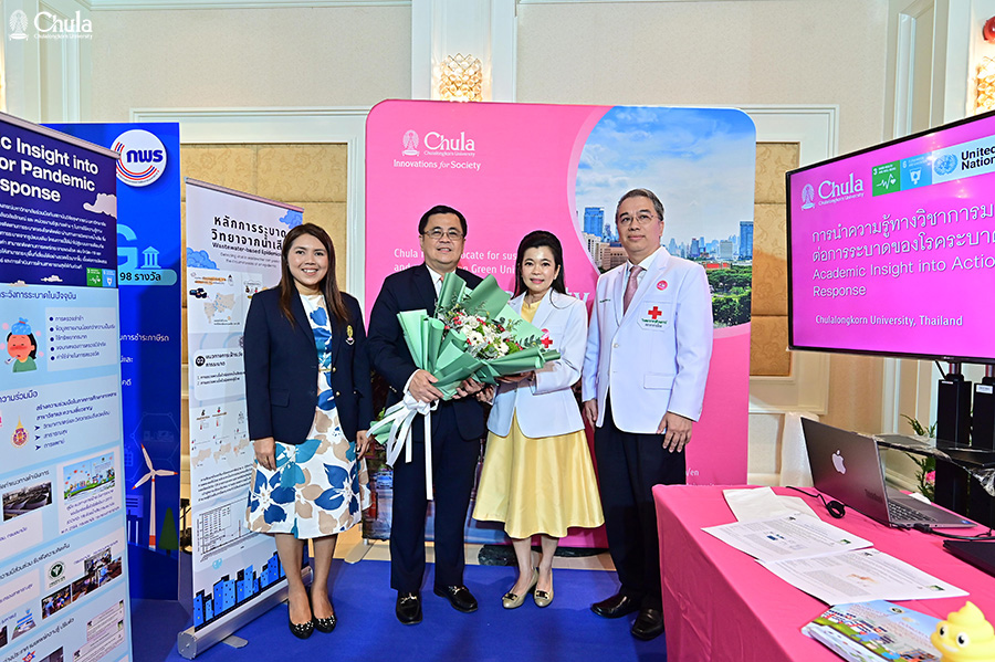 Acting President of Chulalongkorn University Congratulates Two Professors for Winning Two Government Excellence Awards in 2024