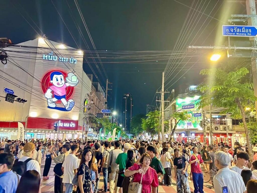 Success of the Bangkok Car Free Day 2024 on Banthat Thong Road: A Model Street of Happiness for All