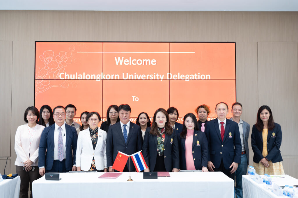 Dr. Jiang Biao, Director of CAS-ICCB (left) and Prof. Dr. Pornanong Aramwit, Acting Vice President for Research and Innovation, and Acting Dean, Faculty of Pharmaceutical Sciences, Chulalongkorn University (right)