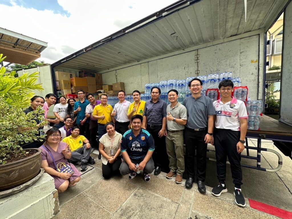 Chulalongkorn University has provided relief through donations to help flood victims in Nan Province. The Centre of Learning Network for Region (CLNR), Chulalongkorn University, has delivered items purchased with donations through the account set up for receiving contributions for flood victims in Nan,