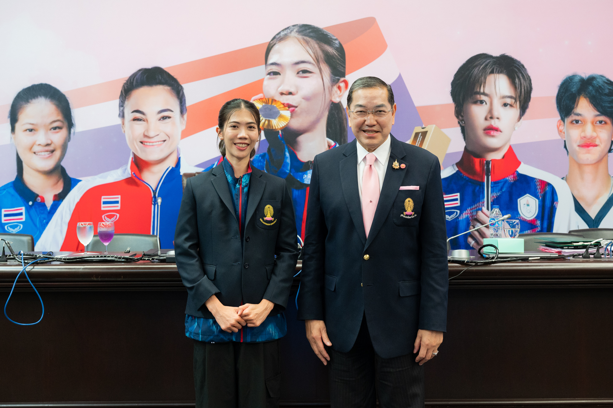 Panipak Wongpattanakit, Alumna, Faculty of Sports Science, Chulalongkorn University and 
Professor Emeritus Dr. Surakiart Sathirathai, Chairman, Chulalongkorn University Council 