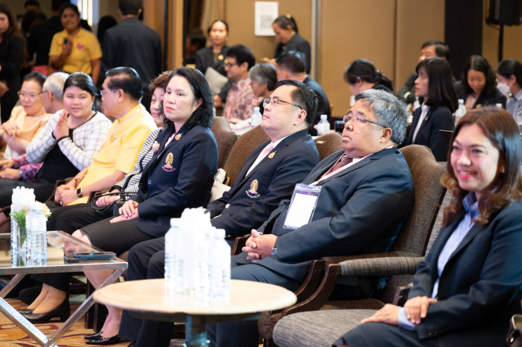 The College of Population Studies, Chulalongkorn University, in collaboration with the Department of Older Persons, organized an international academic conference