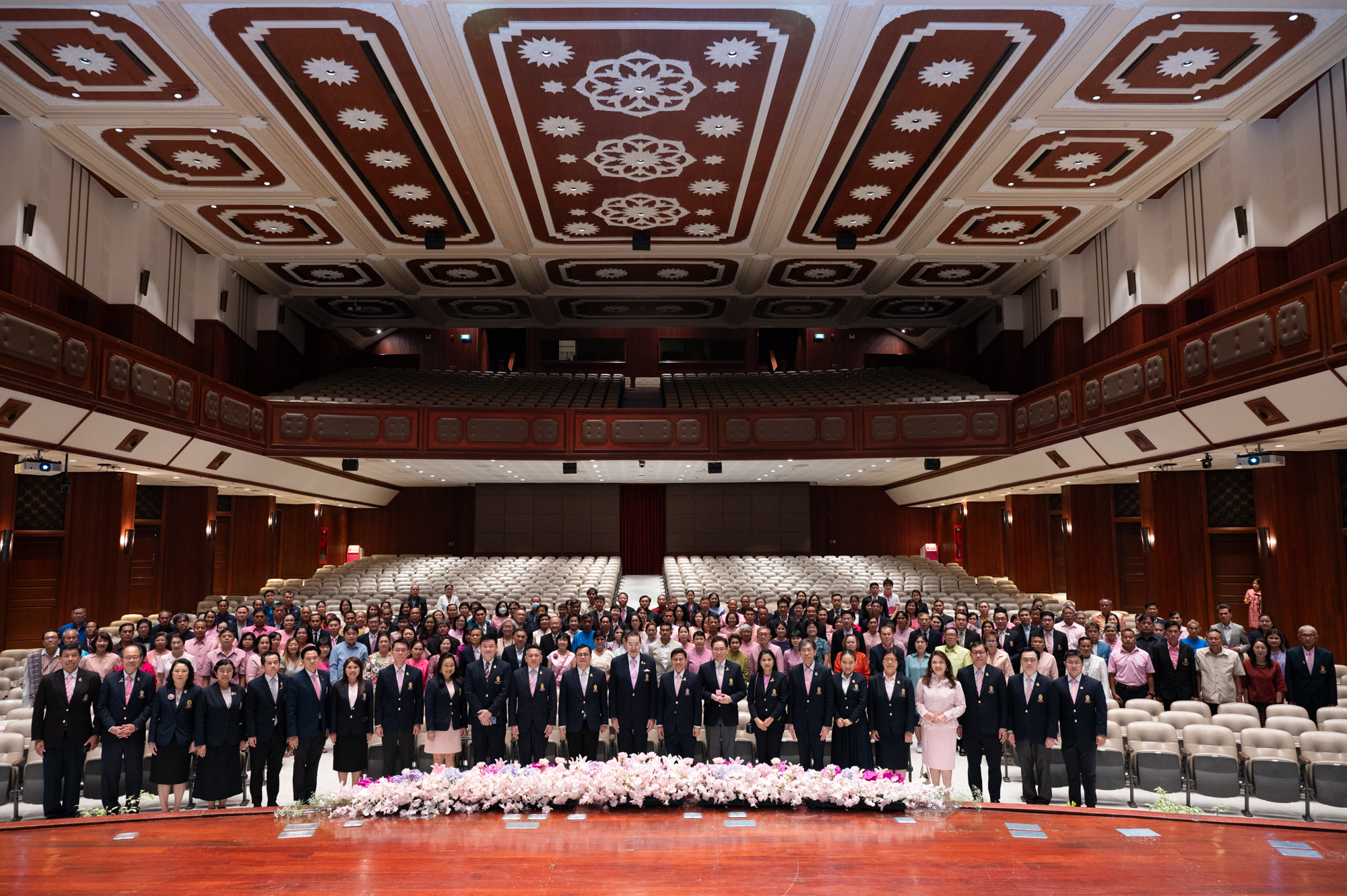 Chulalongkorn University Holds Ceremony for Golden Medal of Honor and Farewell to Retirees for the Year 2024 