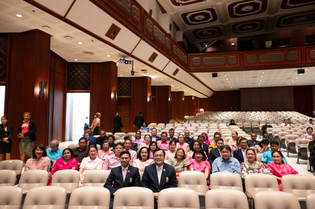 Chulalongkorn University Holds Ceremony for Golden Medal of Honor and Farewell to Retirees for the Year 2024