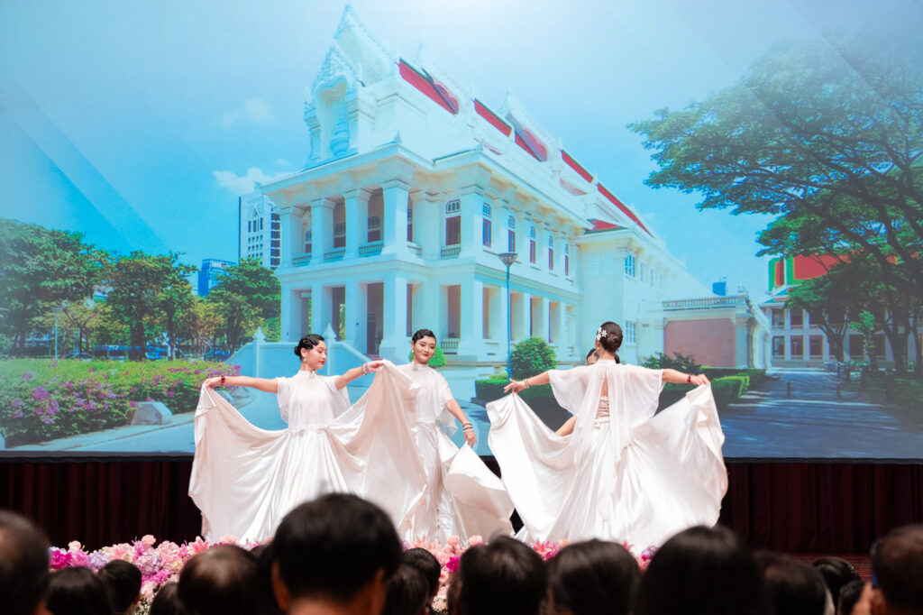 Chulalongkorn University Holds Ceremony for Golden Medal of Honor and Farewell to Retirees for the Year 2024