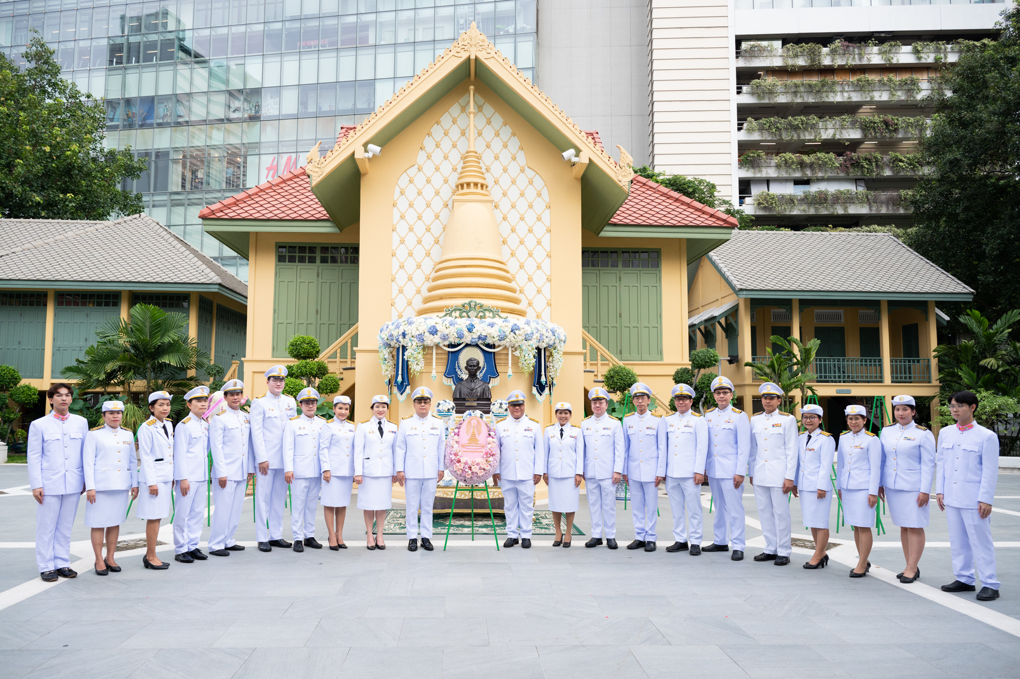 Chula Administrators Attend the Wreath-Laying Ceremony in Honor of Prince Mahidol of Songkhla on Mahidol Day 