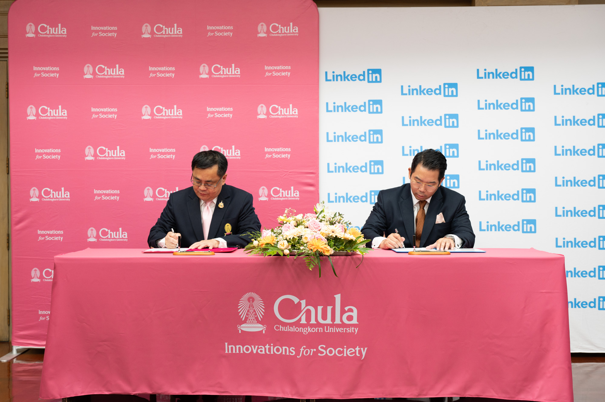 Chulalongkorn University Forms a Partnership with LinkedIn to Create Lifelong Learning Opportunities for Personnel