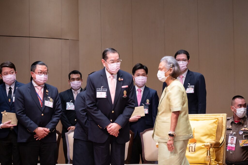 Princess Maha Chakri Sirindhorn Presents Certificates to Vela Course Graduates, Class 1 and 2