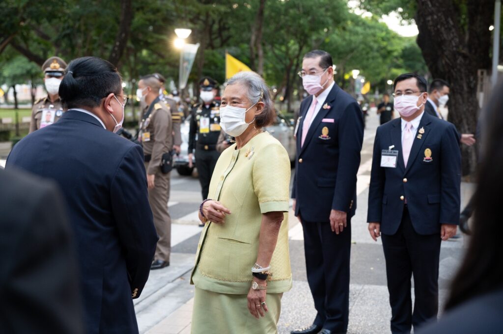 Princess Maha Chakri Sirindhorn Presents Certificates to Vela Course Graduates, Class 1 and 2