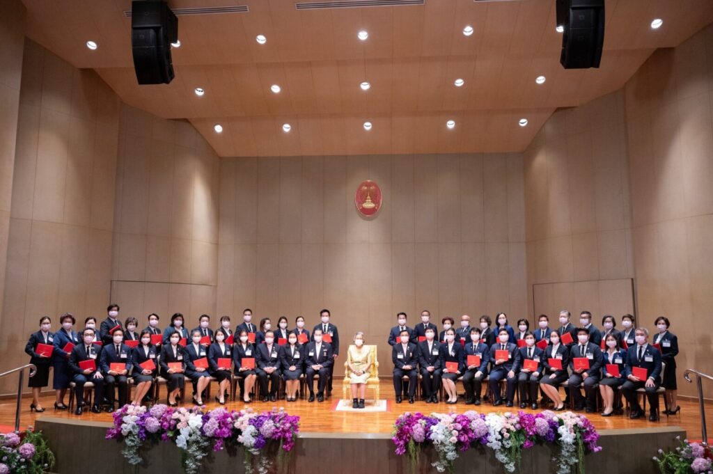 Princess Maha Chakri Sirindhorn Presents Certificates to Vela Course Graduates, Class 1 and 2