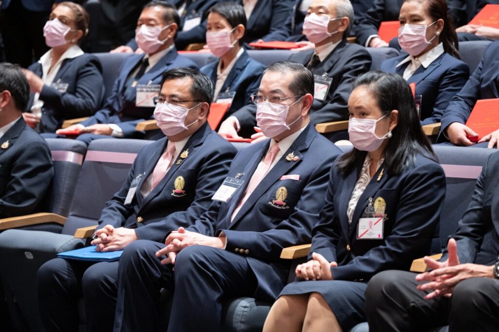 Princess Maha Chakri Sirindhorn Presents Certificates to Vela Course Graduates, Class 1 and 2