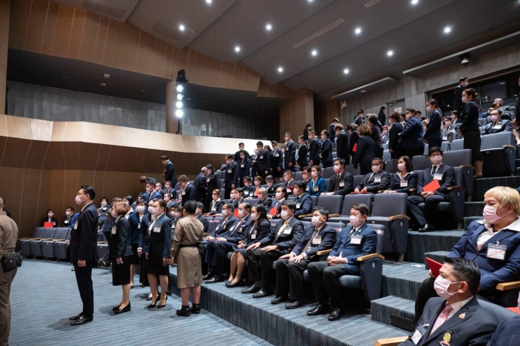 Princess Maha Chakri Sirindhorn Presents Certificates to Vela Course Graduates, Class 1 and 2