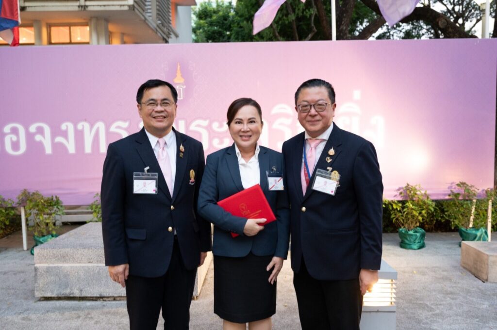 Princess Maha Chakri Sirindhorn Presents Certificates to Vela Course Graduates, Class 1 and 2