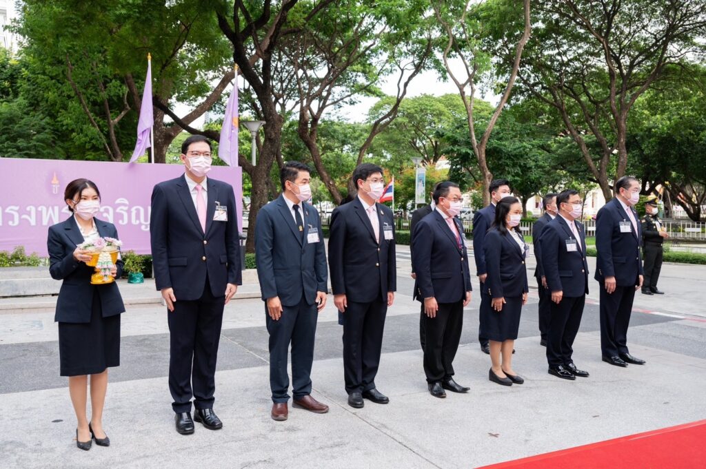 Princess Maha Chakri Sirindhorn Presents Certificates to Vela Course Graduates, Class 1 and 2