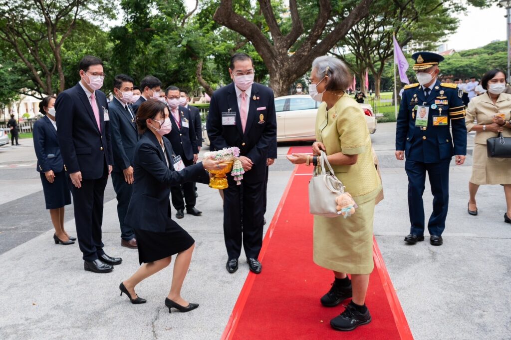 Princess Maha Chakri Sirindhorn Presents Certificates to Vela Course Graduates, Class 1 and 2