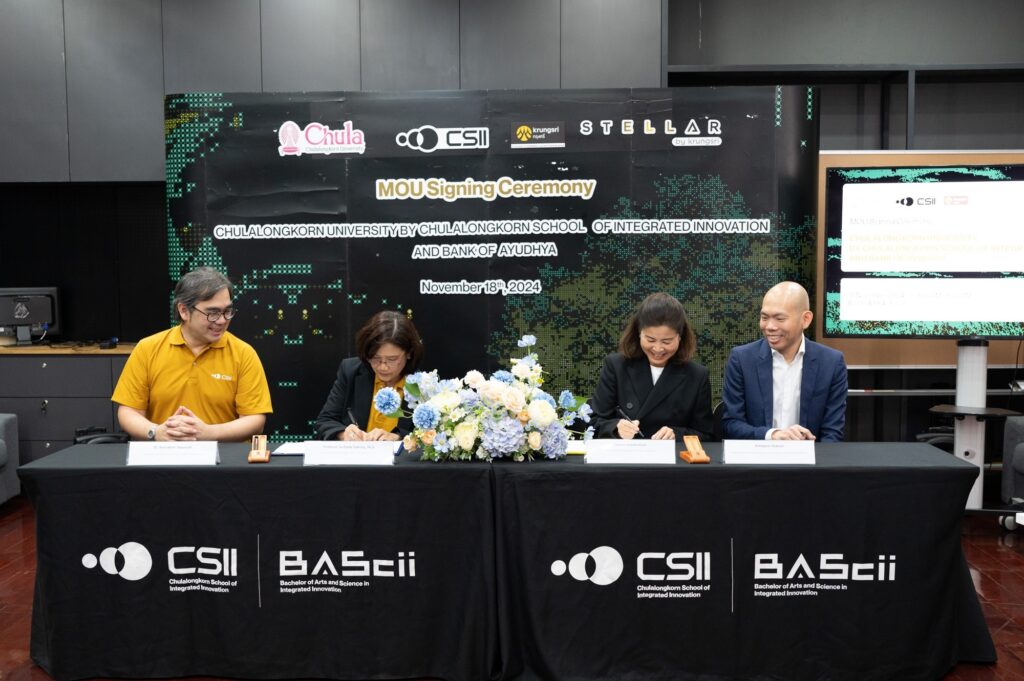 (From left to right) Dr. Ronnakorn Vaiyavuth, Deputy Executive Director, Innovation and Commercialization, CSII, Prof. Dr. Suchada Sukrong, Executive Director, CSII, Chulalongkorn University
Miss Saisunee Hanprathueangsil, Head, Digital and Innovation Group, BAY, and 
Mr. Rottapron Ekabutr, Executive Vice President, Head of Consumer Digital Solution Division