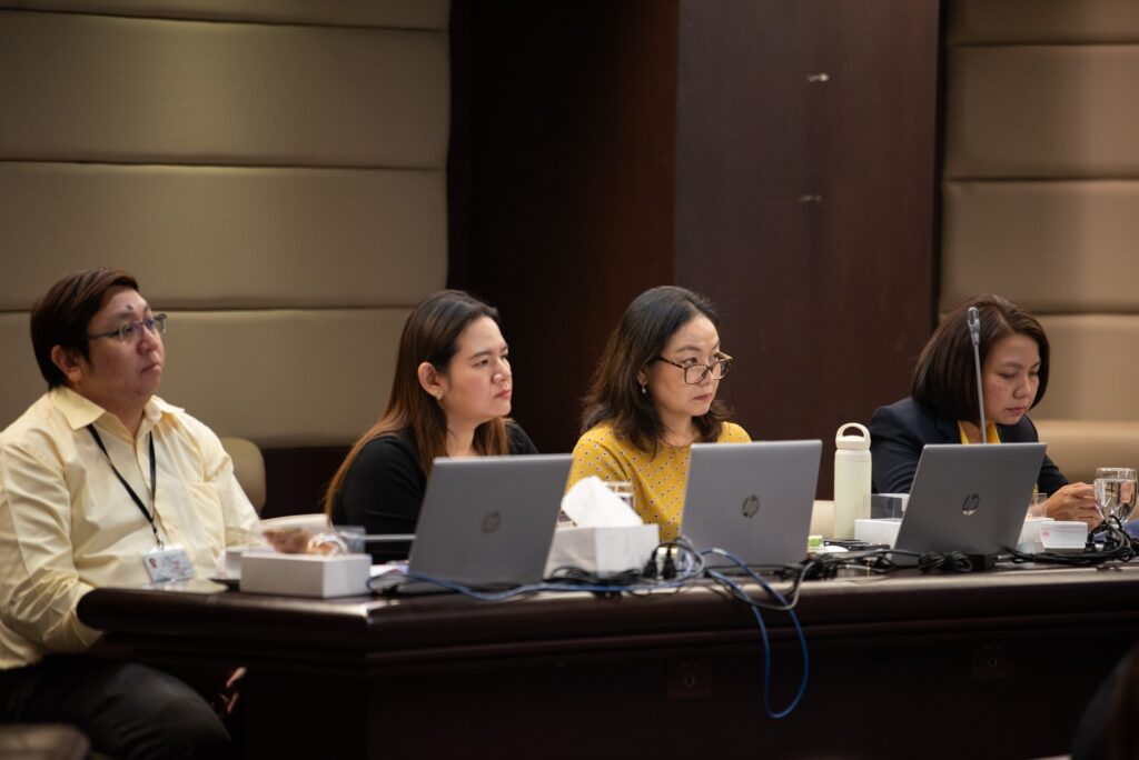 (From left to right) Dr. Ronnakorn Vaiyavuth, Deputy Executive Director, Innovation and Commercialization, CSII, Prof. Dr. Suchada Sukrong, Executive Director, CSII, Chulalongkorn University Miss Saisunee Hanprathueangsil, Head, Digital and Innovation Group, BAY, and Mr. Rottapron Ekabutr, Executive Vice President, Head of Consumer Digital Solution Division