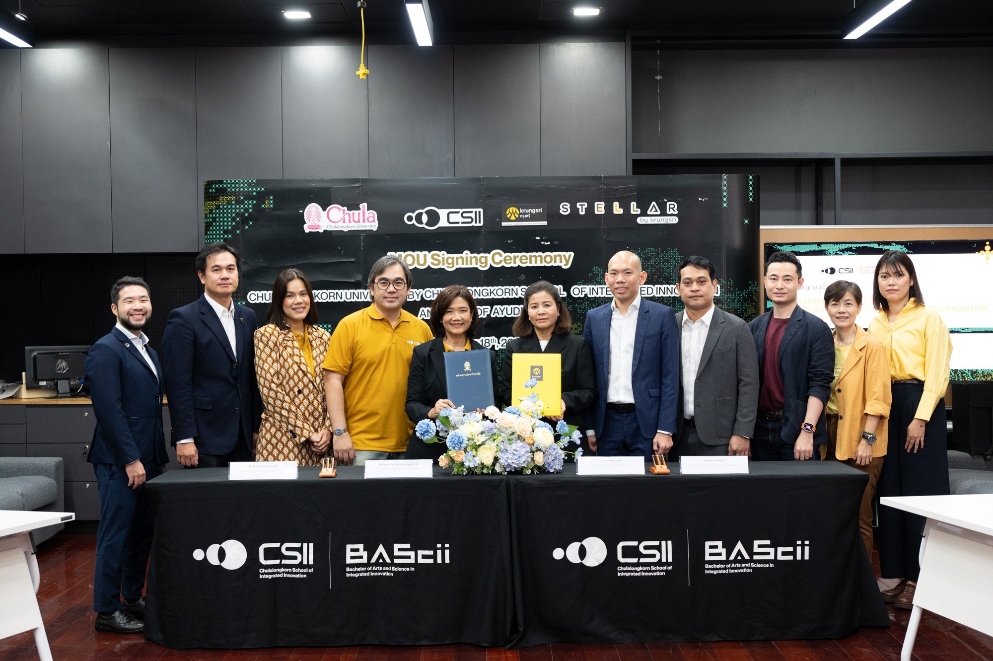 (From left to right) Dr. Ronnakorn Vaiyavuth, Deputy Executive Director, Innovation and Commercialization, CSII, Prof. Dr. Suchada Sukrong, Executive Director, CSII, Chulalongkorn University
Miss Saisunee Hanprathueangsil, Head, Digital and Innovation Group, BAY, and 
Mr. Rottapron Ekabutr, Executive Vice President, Head of Consumer Digital Solution Division