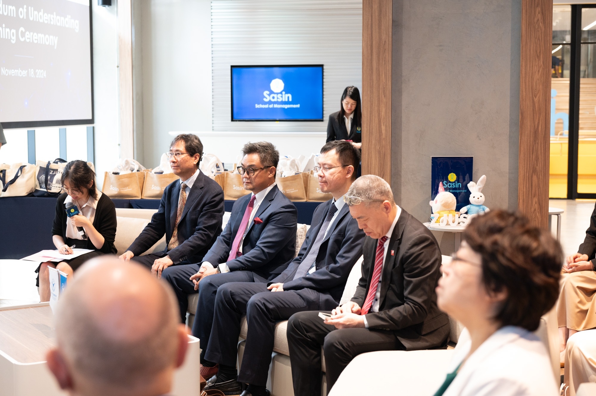 Chula’s Sasin School of Management and Zhejiang University School of Management Sign MOU and Launch Regional Business Center in Bangkok 

 