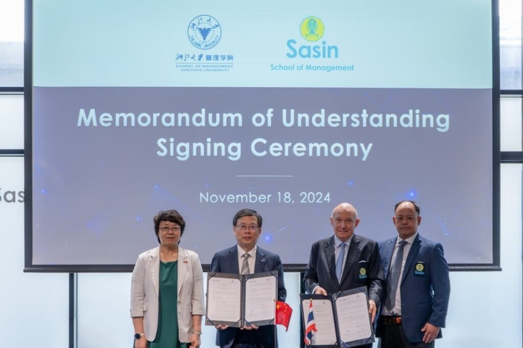 (From left to right) Dr. Lan XU, Education Counsellor, Embassy of the People’s Republic of China in Thailand; 
Professor Yuan ZHU, Chairman of the School Council, Zhejiang University School of 
Management; Professor Ian Fenwick, Director, Sasin School of Management; and 
Asst. Prof. Dr. Tanasak Krabuanrat, Deputy Director, Enabling Services at Sasin School of Management 