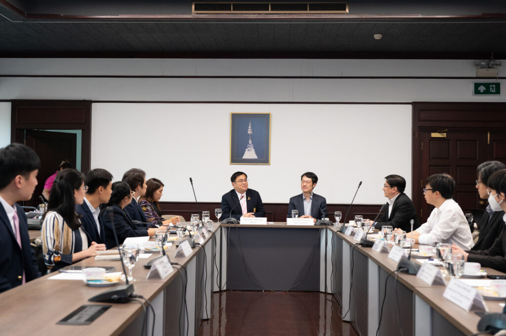 Chula President Welcomes Representatives from The Chinese University of Hong Kong to Expand Academic and Graduate Research Collaboration