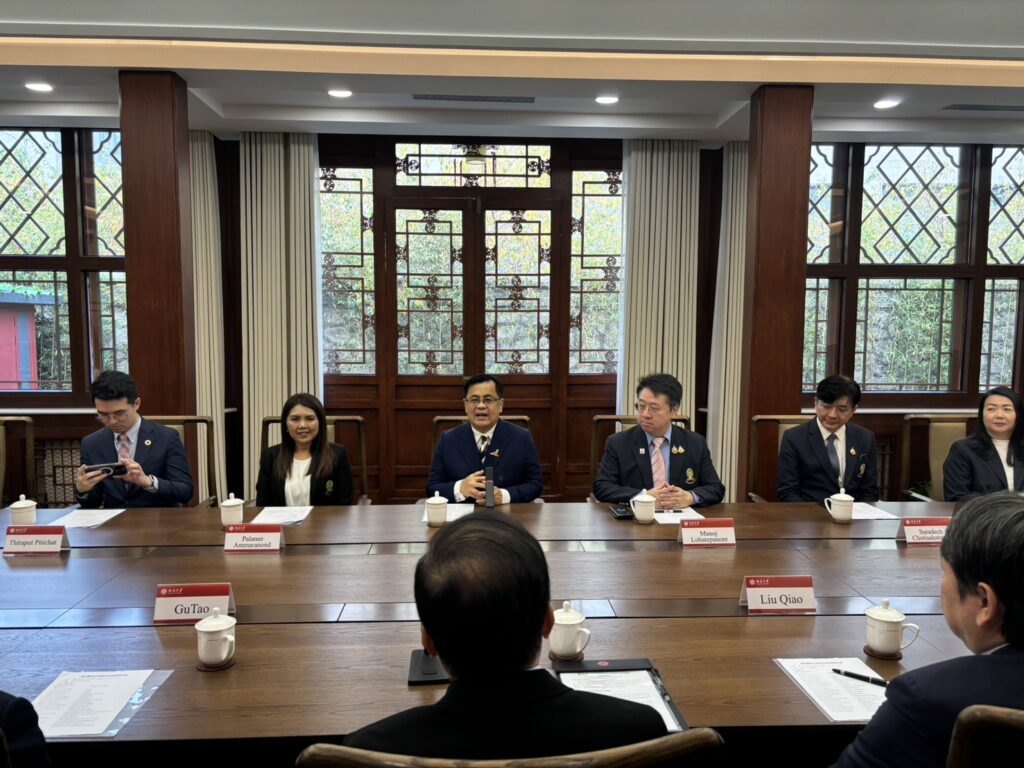 Chulalongkorn University Executives Visit Peking University 