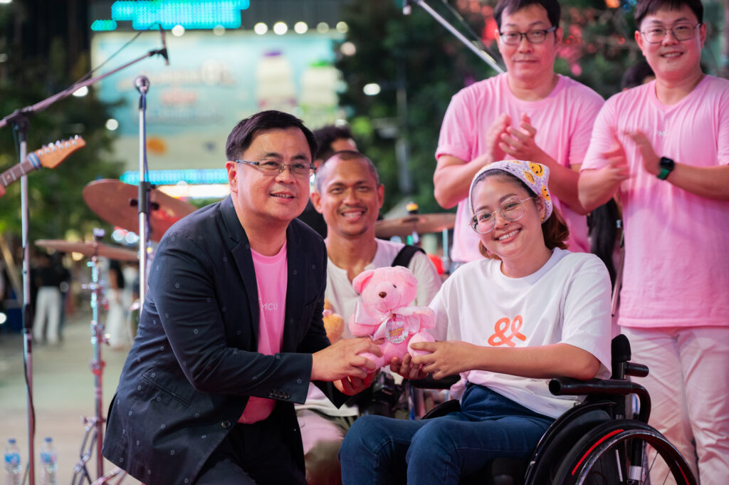 Chulalongkorn University Implements New Strategy, Launches Siam Square Walking Street for All, Showcasing Abilities of Special Needs People