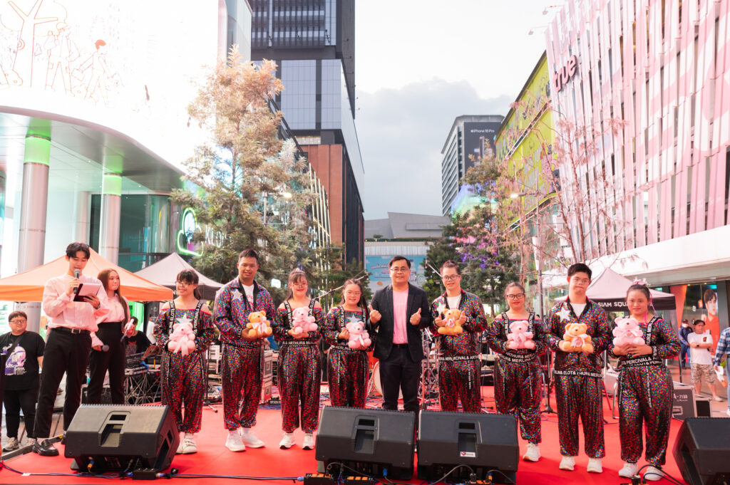 Chulalongkorn University Implements New Strategy, Launches Siam Square Walking Street for All, Showcasing Abilities of Special Needs People