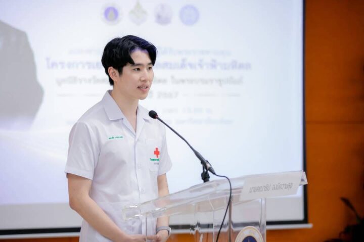 Mr. Kanathip Jongmekwamsuk
6th-year students, Faculty of Medicine, Chulalongkorn Universi