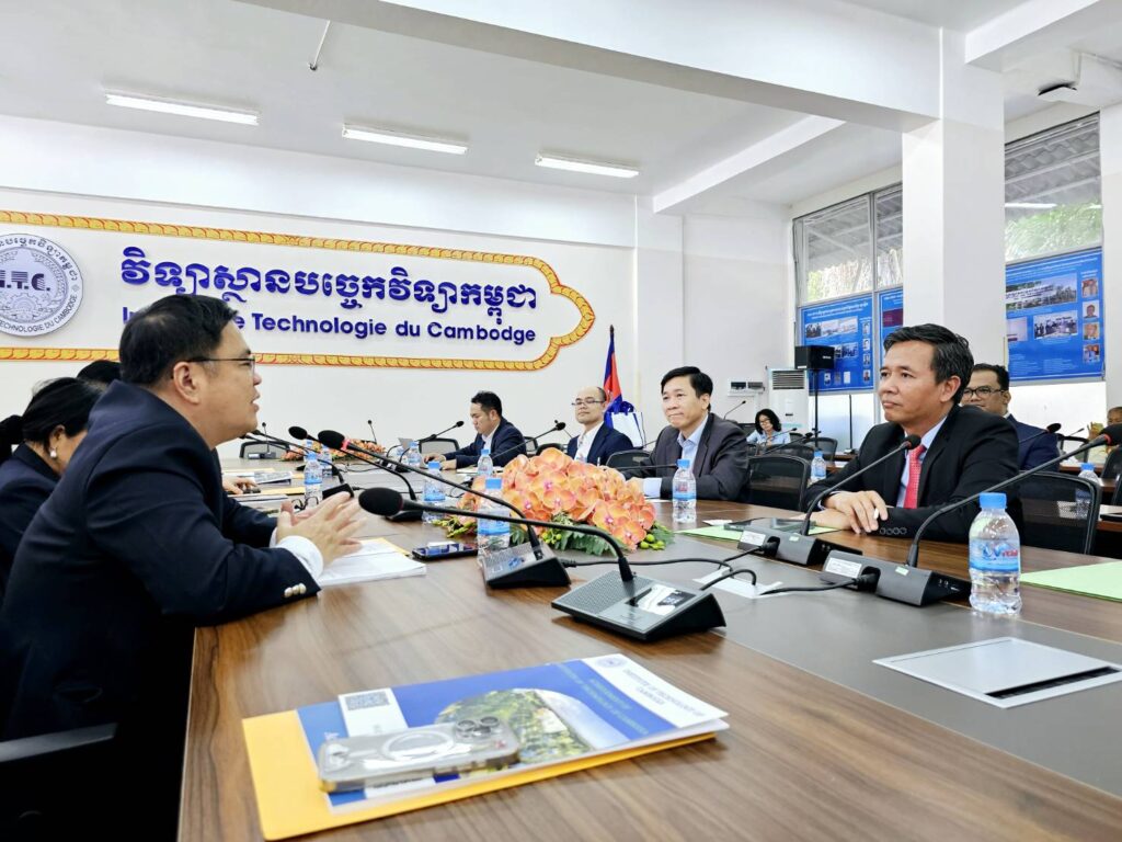 The President of Chula Meets with Cambodian Minister of Education, a Graduate of the Faculty of Education Strengthening Relations and Integrating Knowledge for Youth in the Region 