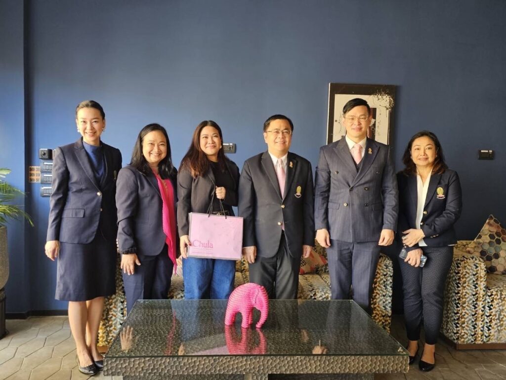 Princess Nina Norodom, an alumnus of the Faculty of Communication Arts, Chulalongkorn University together with the Chulalongkorn Board of Directors