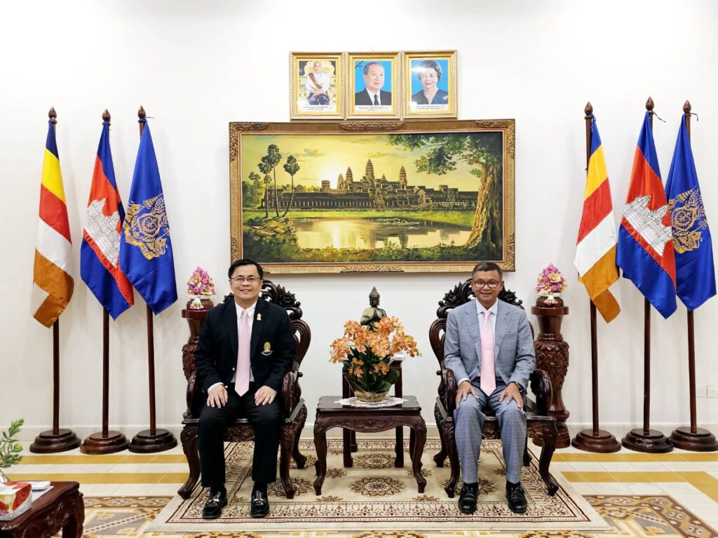 The President of Chula Meets with Cambodian Minister of Education, a Graduate of the Faculty of Education Strengthening Relations and Integrating Knowledge for Youth in the Region 