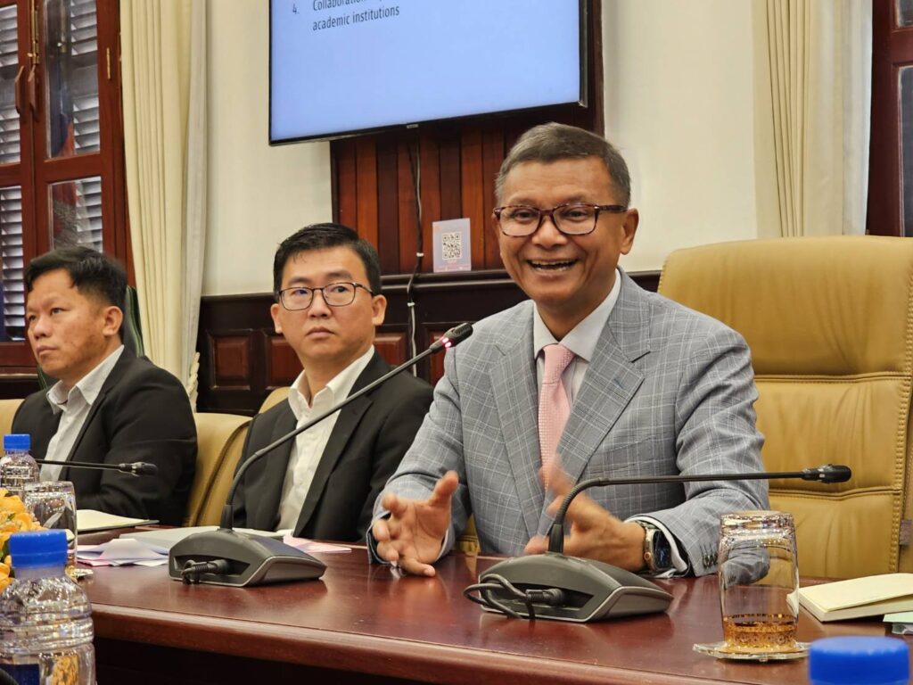 The President of Chula Meets with Cambodian Minister of Education, a Graduate of the Faculty of Education Strengthening Relations and Integrating Knowledge for Youth in the Region 