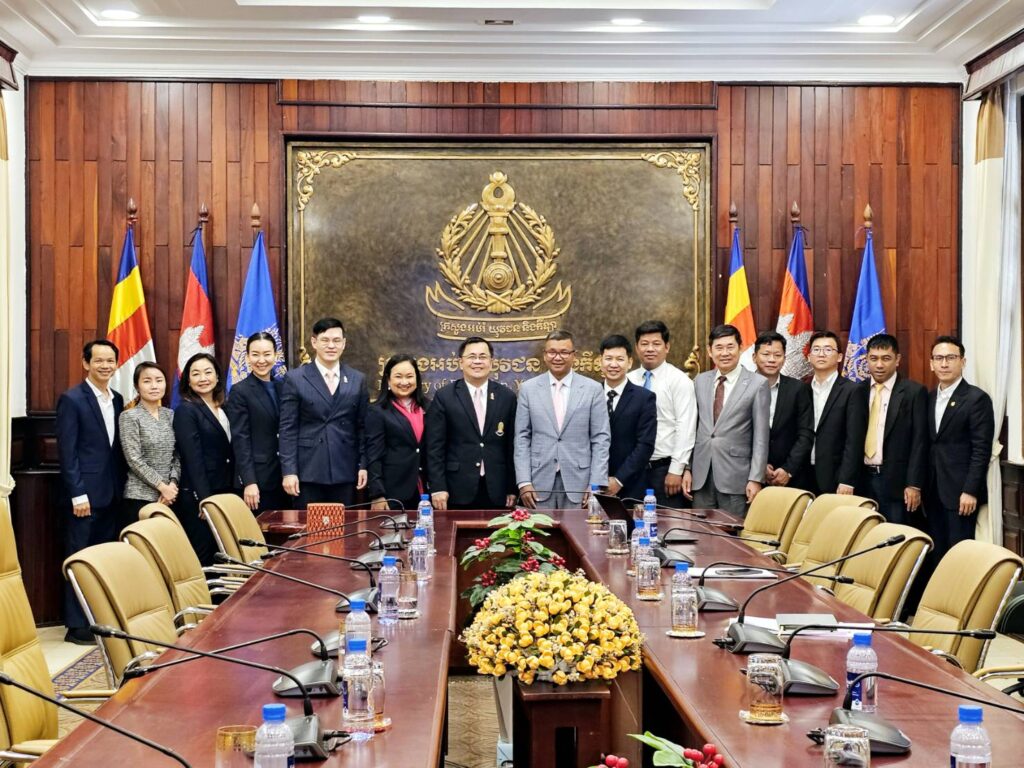 The President of Chula Meets with Cambodian Minister of Education, a Graduate of the Faculty of Education Strengthening Relations and Integrating Knowledge for Youth in the Region 