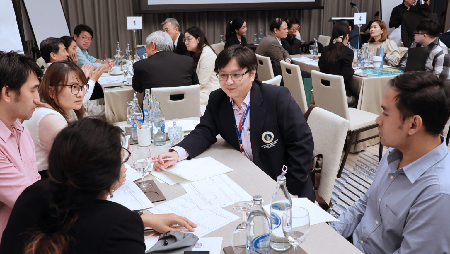 Chula Researchers Join Brainstorming and Experience Sharing at the Research University Network (RUN) One Health Research Group Conference on Emerging and Re-Emerging Diseases