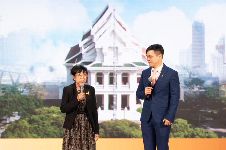 Prof. Dr. Guntalee Ruenrom, (left) Department of Marketing Faculty of Commerce and Accountancy, Chulalongkorn University and 
Associate Prof. Dr. Ake Pattaratanakun, (right) Chief Brand Officer, Chulalongkorn University