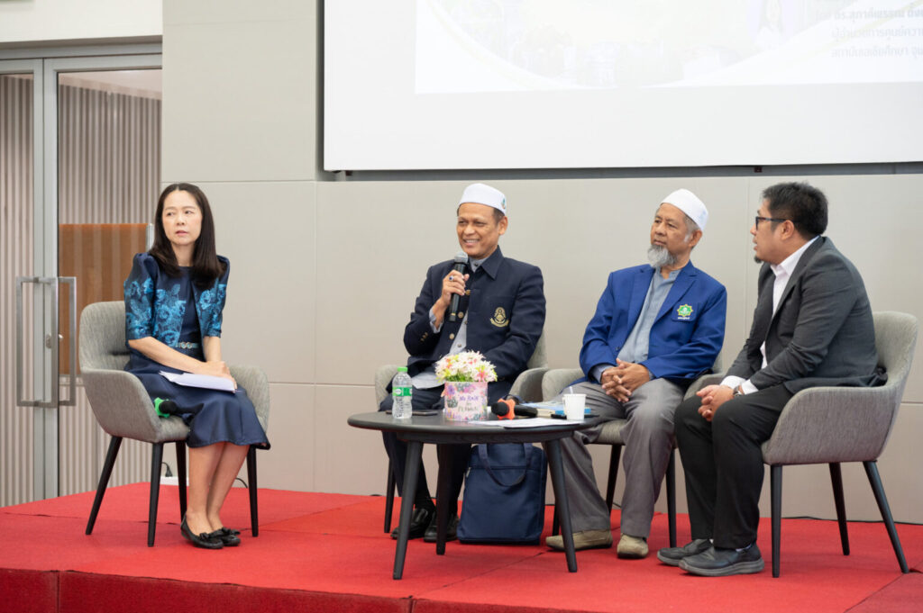 Chula Institute of Asian Studies Hosts Seminar on “Plural Society in Khlong Takhein”