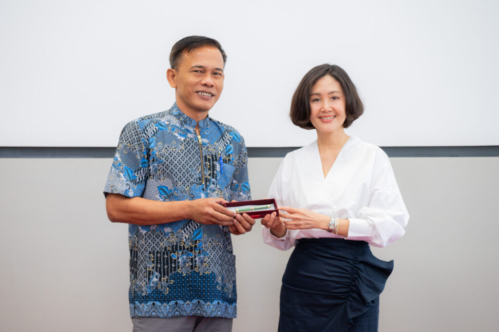 Chula Institute of Asian Studies Hosts Seminar on “Plural Society in Khlong Takhein” 