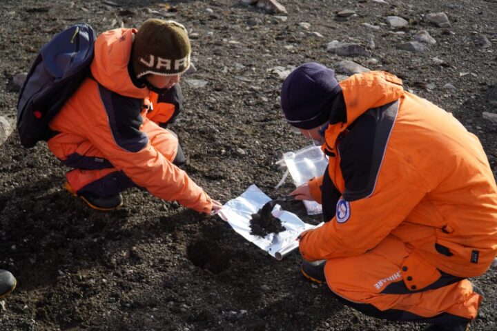 Thai Research Team Reaches Antarctica, Finds Alarming Increase in Ice Melt Levels Due to Global Warming 