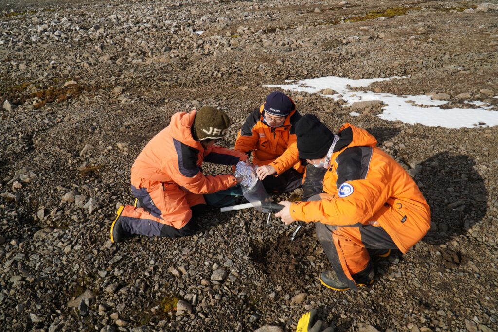 Thai Research Team Reaches Antarctica, Finds Alarming Increase in Ice Melt Levels Due to Global Warming 