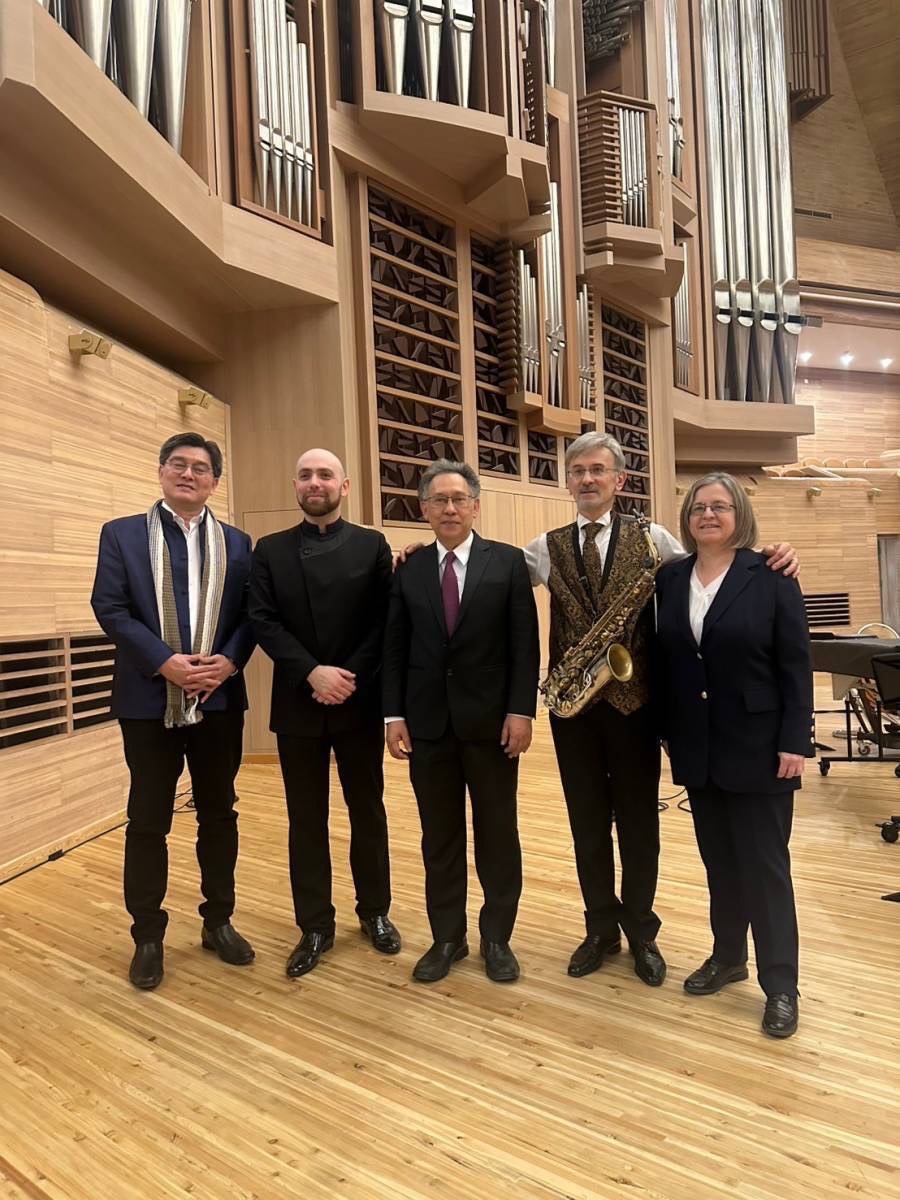 A National Artist and Professor from the Faculty of Fine and Applied Arts, Chulalongkorn University, Performs the "Concerto for Alto Saxophone and Orchestra" in Moscow 