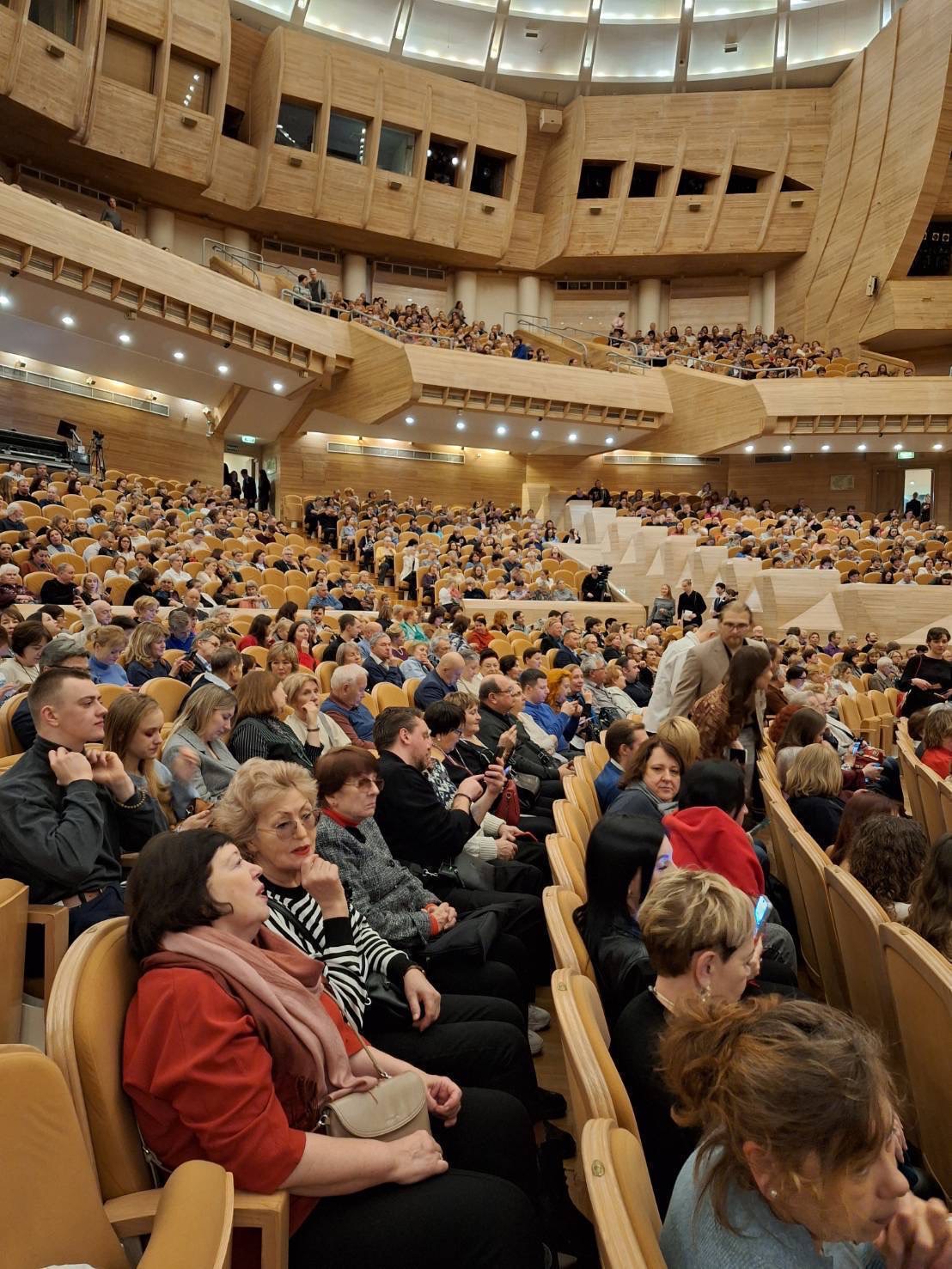 A National Artist and Professor from the Faculty of Fine and Applied Arts, Chulalongkorn University, Performs the "Concerto for Alto Saxophone and Orchestra" in Moscow 