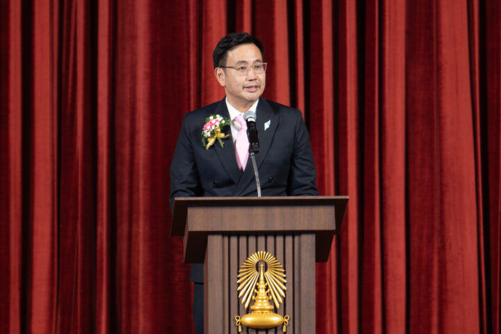 Associate Professor Dr. Tartat Mokkhamakkul
Dean, Faculty of Commerce and Accountancy