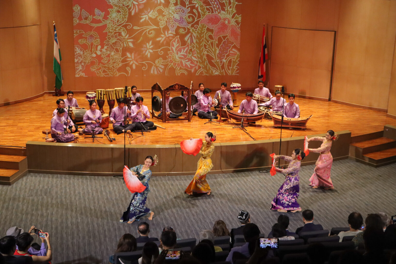 Faculty of Fine and Applied Arts, Chulalongkorn University, Sign an MOU and a Concert and Performances with Artists from Uzbekistan State Institute of Arts and Culture 