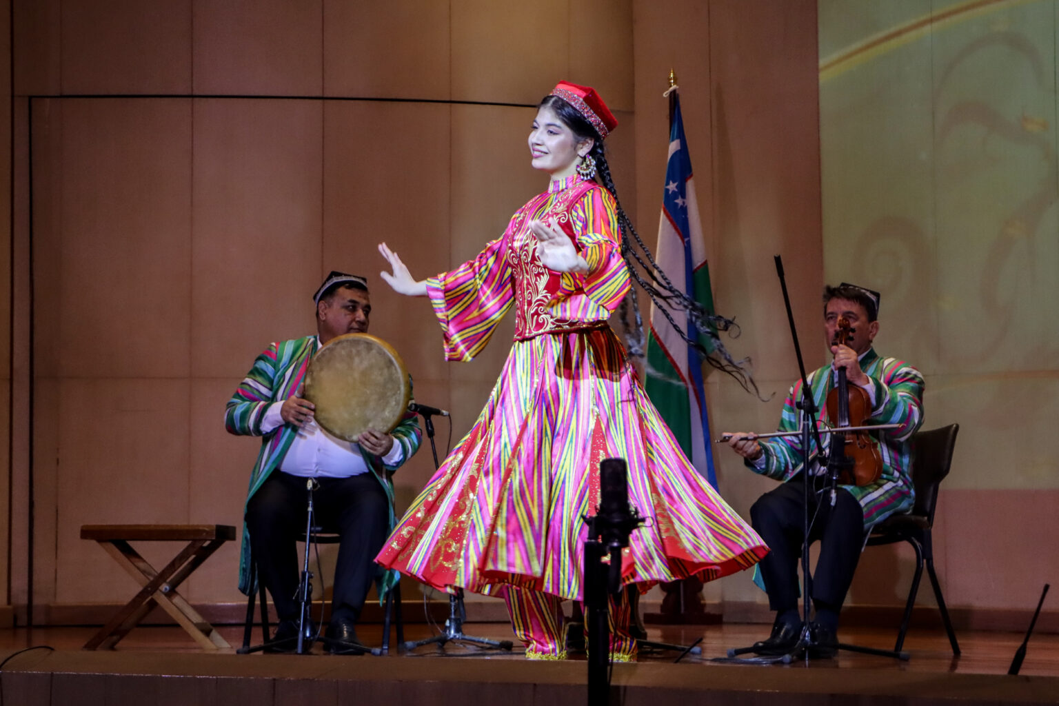 Faculty of Fine and Applied Arts, Chulalongkorn University, Sign an MOU and a Concert and Performances with Artists from Uzbekistan State Institute of Arts and Culture 